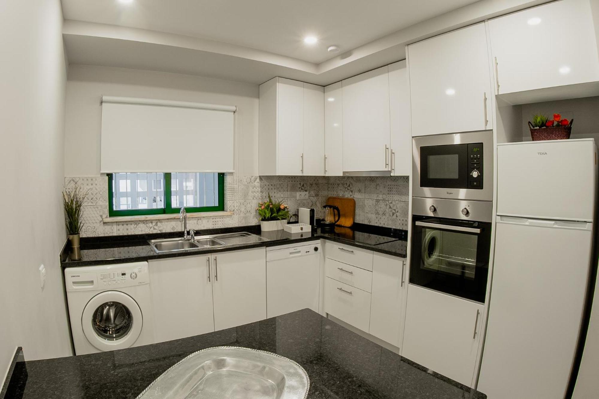 Comfort Zone Beach Apartment Куартейра Екстер'єр фото